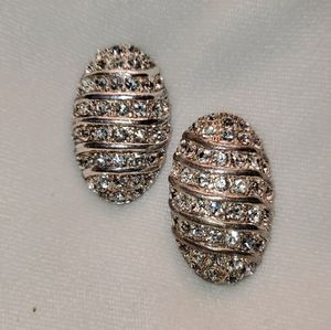 Egg-shaped rhinestone earrings